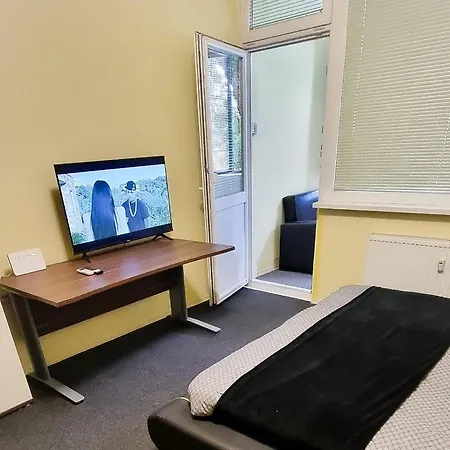 Apartma Frida شقة