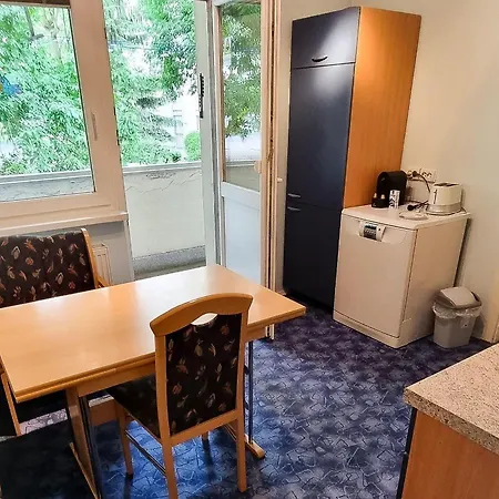 Apartma Frida شقة
