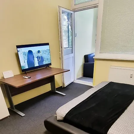 Apartma Frida شقة